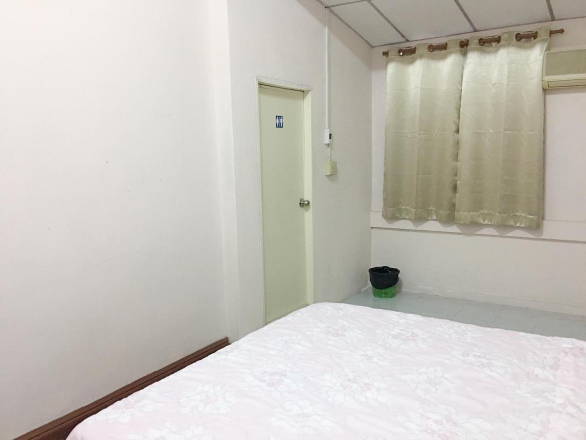 פרה נאקון סי איוטאיה Jd Hostel מראה חיצוני תמונה